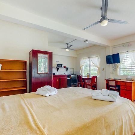 Willow 2 At Island Cabanas Gold Standard Certified Caye Caulker Bagian luar foto