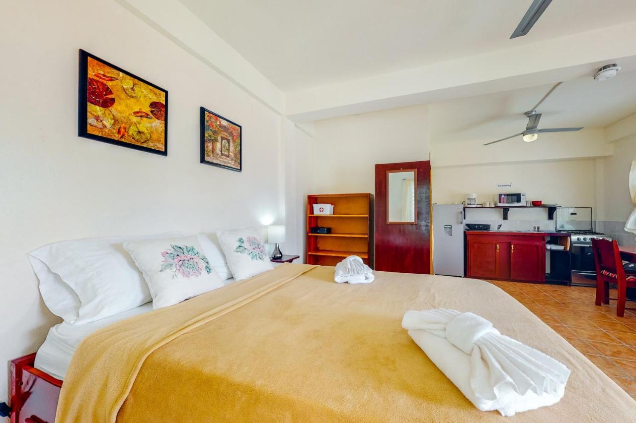 Willow 2 At Island Cabanas Gold Standard Certified Caye Caulker Bagian luar foto
